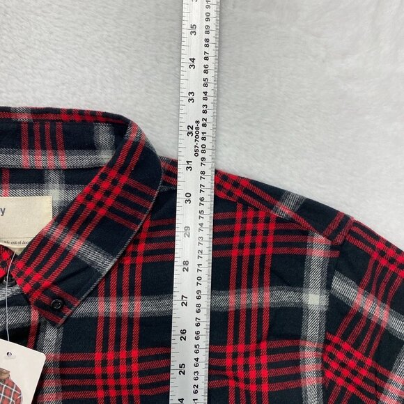 Tilley Flannel Shirt Mens XL Red Black Plaid Button Down Long Sleeve - Picture 9 of 13